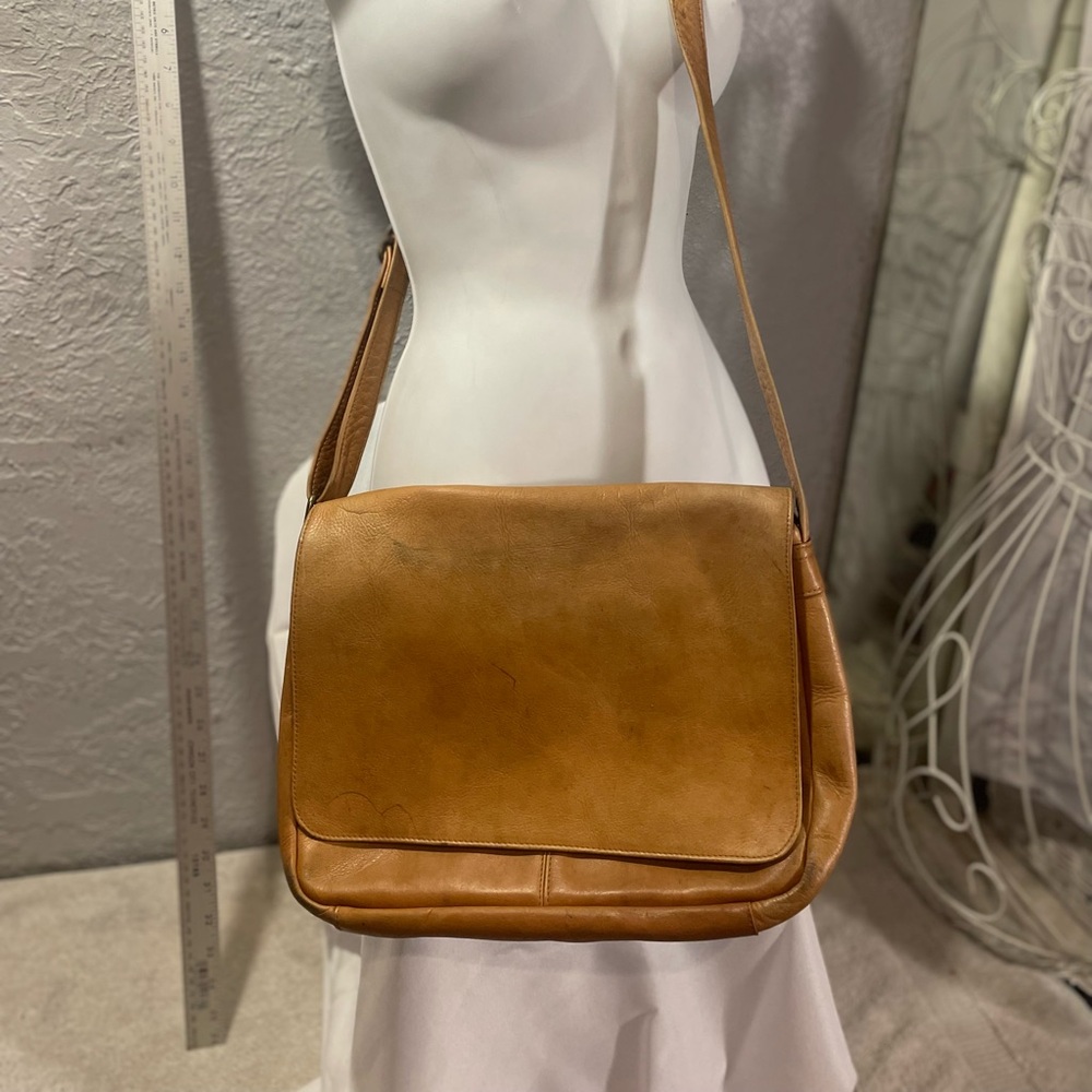 Classic Tan Leather Crossbody Messenger Bag